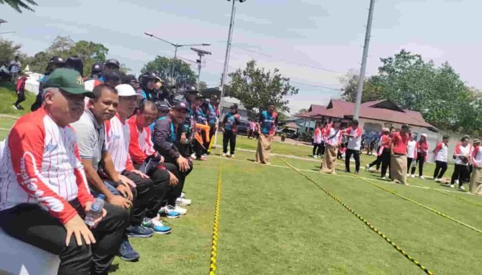Semarak HUT Kejaksaan ke-80 di Medan: Kajatisu dan Forwaka Sumut Kompak Dukung Peserta Lomba Rakyat