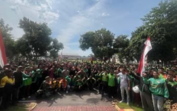 Brimob dan Ojol Sumut Gelar Doa Bersama, Bagikan 5 Ton Beras di Medan