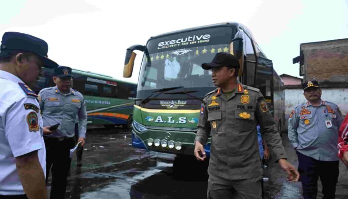 Travel Liar di Medan Ditertibkan Satpol PP dan Dishub, Pengusaha Terancam Cabut Izin Trayek