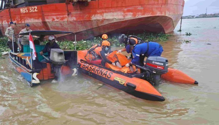 Tiga Hari Hilang di Sungai Musi, Bocah 11 Tahun Ditemukan Tewas Tersangkut Eceng Gondok