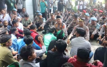Unjuk Rasa 500 Mahasiswa di Langkat, Kapolres Turun Langsung Kawal hingga Doa Bersama