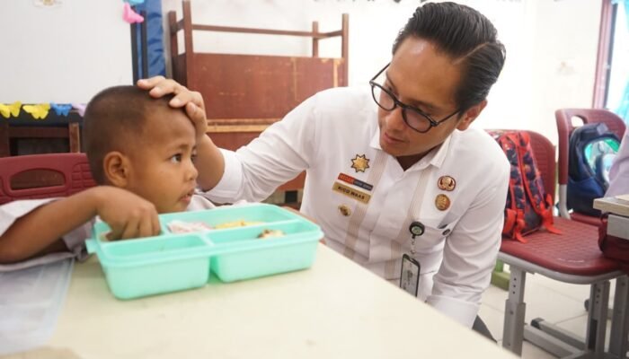 Momen Haru di SDN 060831, Siswa Kecil Ungkap Cita-Cita Jadi Wali Kota di Depan Rico Waas