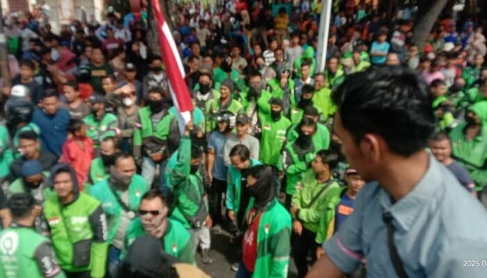 Demo Ojol dan Mahasiswa di Binjai Ricuh, Desakan Pemecatan Anggota DPRD Kian Menguat